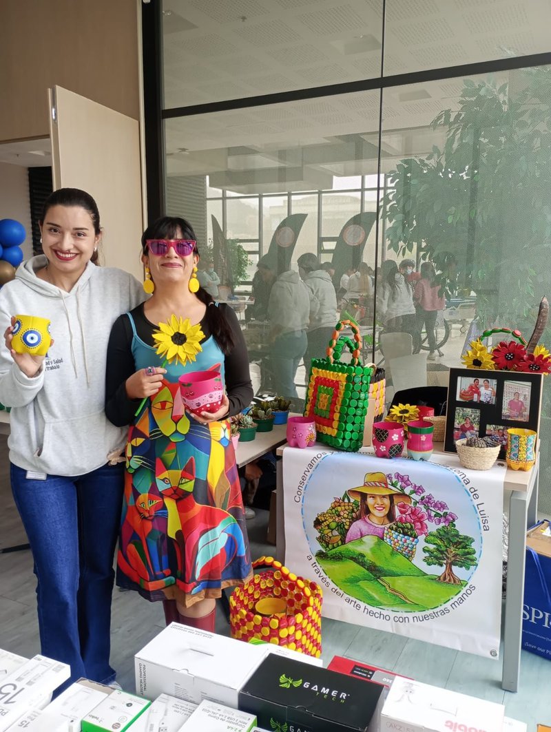 Feria en el hospital los Cobos