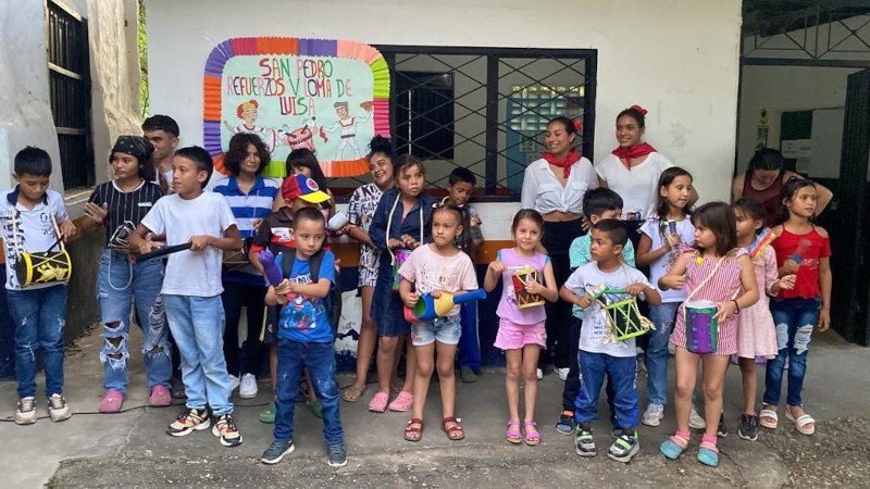 Niños y jóvenes en refuerzo escolar
